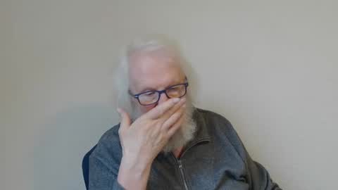 Snapshot of onanister chatting on February 20, 7:55 am Somewhere over the rainbow online show from February 20, 7:55 am