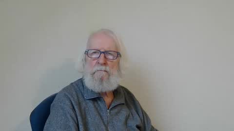 Snapshot of onanister chatting on February 22, 7:45 am Somewhere over the rainbow online show from February 22, 7:45 am