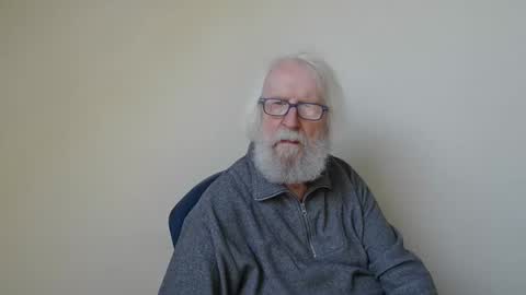 Snapshot of onanister chatting on February 28, 8:20 am Somewhere over the rainbow online show from February 28, 8:20 am