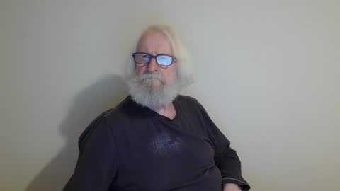 Snapshot of onanister chatting on March 6, 10:04 pm Somewhere over the rainbow online show from March 6, 10:04 pm