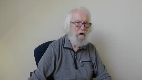 Snapshot of onanister chatting on March 8, 7:38 am Somewhere over the rainbow online show from March 8, 7:38 am