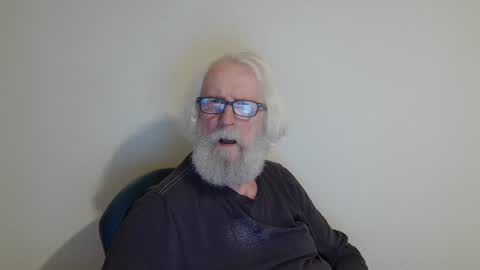 Snapshot of onanister chatting on March 8, 9:08 pm Somewhere over the rainbow online show from March 8, 9:08 pm