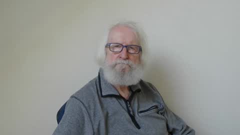 Snapshot of onanister chatting on March 9, 8:29 am Somewhere over the rainbow online show from March 9, 8:29 am