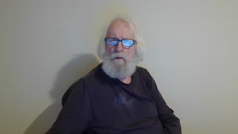 Snapshot of onanister chatting on March 9, 9:14 pm Somewhere over the rainbow online show from March 9, 9:14 pm