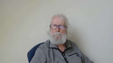 Snapshot of onanister chatting on March 11, 8:20 am Somewhere over the rainbow online show from March 11, 8:20 am