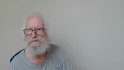 Snapshot of onanister chatting on September 9, 7:30 am Somewhere over the rainbow online show from September 9, 7:30 am