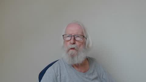 Snapshot of onanister chatting on September 14, 8:24 am Somewhere over the rainbow online show from September 14, 8:24 am