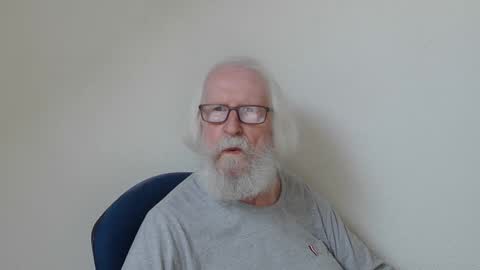 Snapshot of onanister chatting on September 16, 1:56 pm Somewhere over the rainbow online show from September 16, 1:56 pm