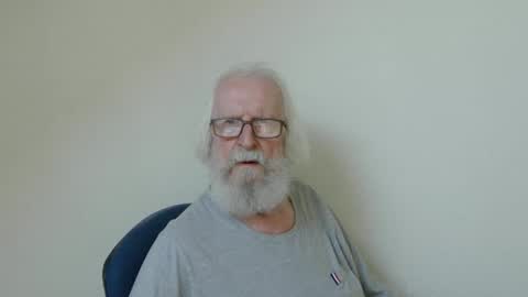 Snapshot of onanister chatting on September 20, 2:18 pm Somewhere over the rainbow online show from September 20, 2:18 pm