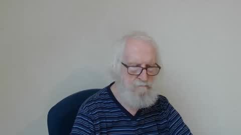 Snapshot of onanister chatting on September 28, 7:14 am Somewhere over the rainbow online show from September 28, 7:14 am