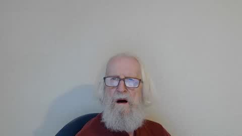 Snapshot of onanister chatting on October 9, 6:55 am Somewhere over the rainbow online show from October 9, 6:55 am