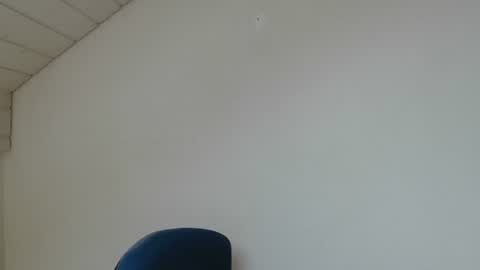 Snapshot of onanister chatting on July 26, 6:43 am Somewhere over the rainbow online show from July 26, 6:43 am