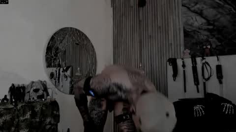     ... online show from April 14, 10:54 am