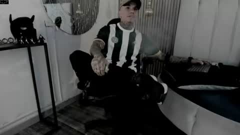 Snapshot of onceagain97_ chatting on June 25, 7:51 pm ... online show from June 25, 7:51 pm