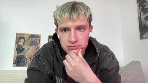 Snapshot of one_punch_cum chatting on March 8, 10:32 am couple Lu sexy chick in middle and Jimmyblonde our friend Brianglasses online show from March 8, 10:32 am