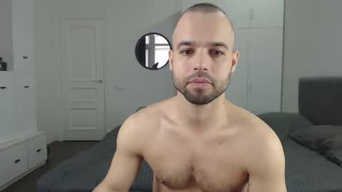 Snapshot of onebestlover chatting on February 12, 8:38 am onebestlover online show from February 12, 8:38 am