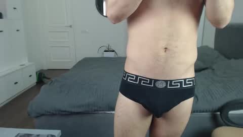 Snapshot of onebestlover chatting on February 13, 12:00 pm onebestlover online show from February 13, 12:00 pm