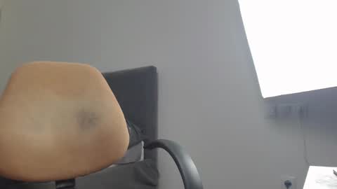 Snapshot of onebestlover chatting on February 15, 1:05 pm onebestlover online show from February 15, 1:05 pm