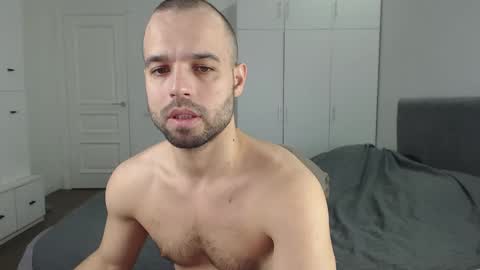 Snapshot of onebestlover chatting on February 18, 7:54 am onebestlover online show from February 18, 7:54 am