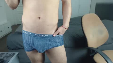 Snapshot of onebestlover chatting on February 19, 6:00 pm onebestlover online show from February 19, 6:00 pm