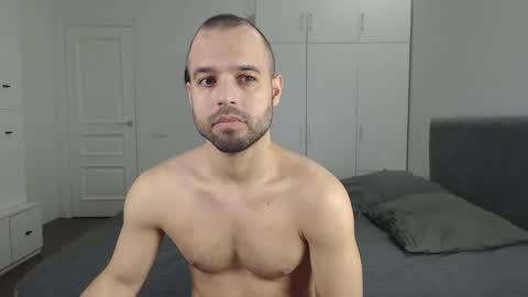 Snapshot of onebestlover chatting on February 21, 8:29 am onebestlover online show from February 21, 8:29 am