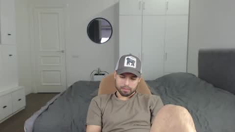 Snapshot of onebestlover chatting on February 25, 3:05 pm onebestlover online show from February 25, 3:05 pm