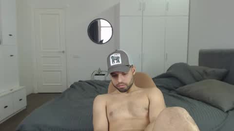 Snapshot of onebestlover chatting on February 26, 11:52 am onebestlover online show from February 26, 11:52 am