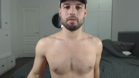 Snapshot of onebestlover chatting on February 26, 2:57 pm onebestlover online show from February 26, 2:57 pm