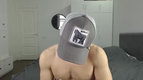 Snapshot of onebestlover chatting on February 28, 8:42 am onebestlover online show from February 28, 8:42 am