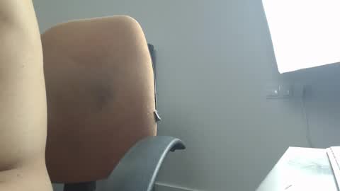 Snapshot of onebestlover chatting on March 2, 10:03 am onebestlover online show from March 2, 10:03 am