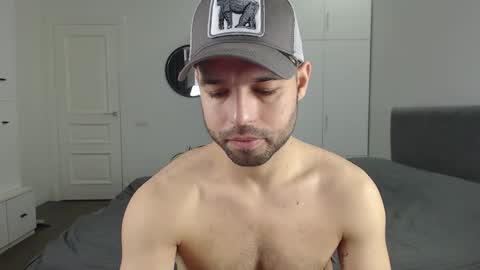 Snapshot of onebestlover chatting on March 3, 9:22 am onebestlover online show from March 3, 9:22 am