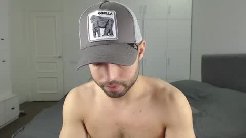 Snapshot of onebestlover chatting on March 3, 12:27 pm onebestlover online show from March 3, 12:27 pm