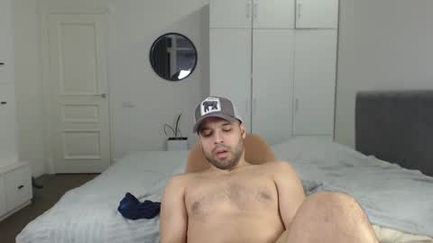 Snapshot of onebestlover chatting on March 5, 3:29 pm onebestlover online show from March 5, 3:29 pm