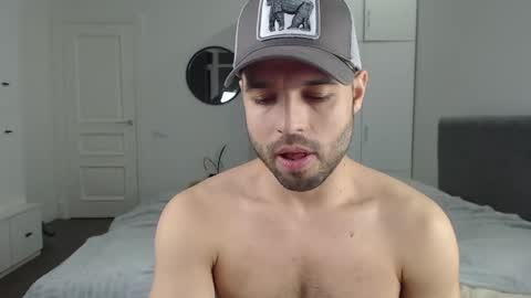 Snapshot of onebestlover chatting on March 5, 7:06 pm onebestlover online show from March 5, 7:06 pm