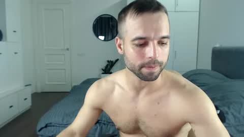 Snapshot of onebestlover chatting on September 22, 9:17 pm onebestlover online show from September 22, 9:17 pm