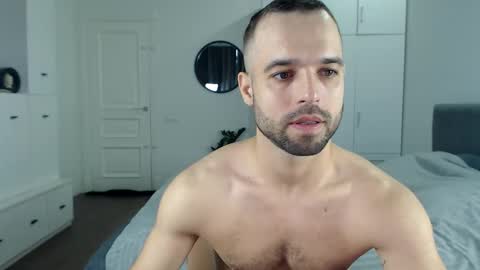 Snapshot of onebestlover chatting on September 25, 8:40 am onebestlover online show from September 25, 8:40 am