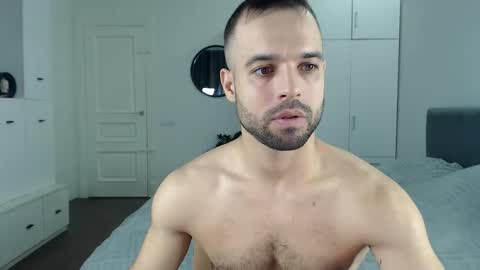 Snapshot of onebestlover chatting on September 26, 9:57 am onebestlover online show from September 26, 9:57 am