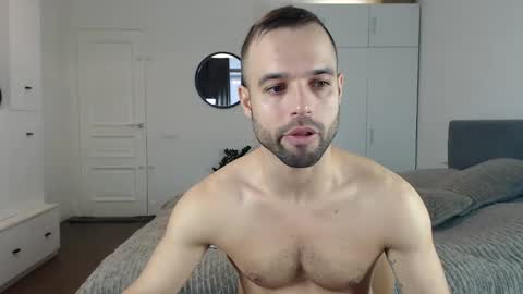 Snapshot of onebestlover chatting on October 15, 9:09 am onebestlover online show from October 15, 9:09 am