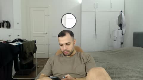 onebestlover online show from February 10, 9:35 am