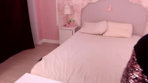 Nicole online show from October 3, 4:42 am