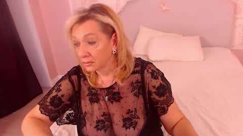 Nicole online show from December 4, 5:39 am