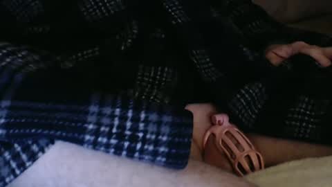 Snapshot of onehanglow chatting on December 4, 11:57 pm Butch online show from December 4, 11:57 pm