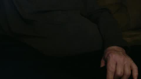 Snapshot of onehanglow chatting on January 12, 1:53 am Butch online show from January 12, 1:53 am