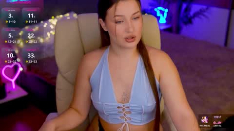 L A Y A online show from October 25, 7:19 pm