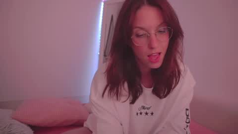 Ariel online show from March 26, 9:42 pm