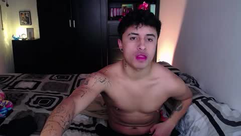 Snapshot of onemore_cum chatting on February 19, 2:24 pm YIN MIGUEL online show from February 19, 2:24 pm