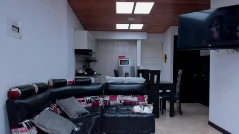Snapshot of onemore_cum chatting on May 13, 4:59 pm YIN MIGUEL online show from May 13, 4:59 pm