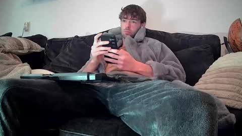 onesieboyx online show from February 3, 11:59 am