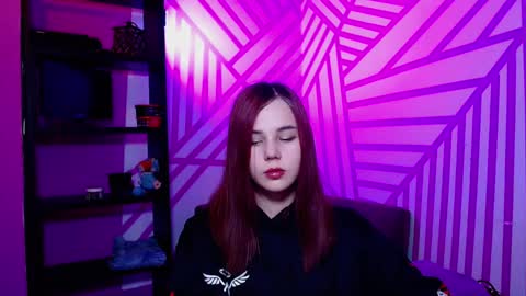 onessandra online show from October 28, 4:38 am