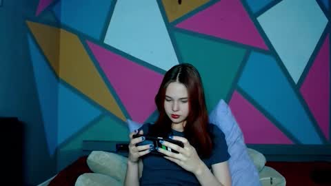 onessandra online show from December 15, 2:05 am